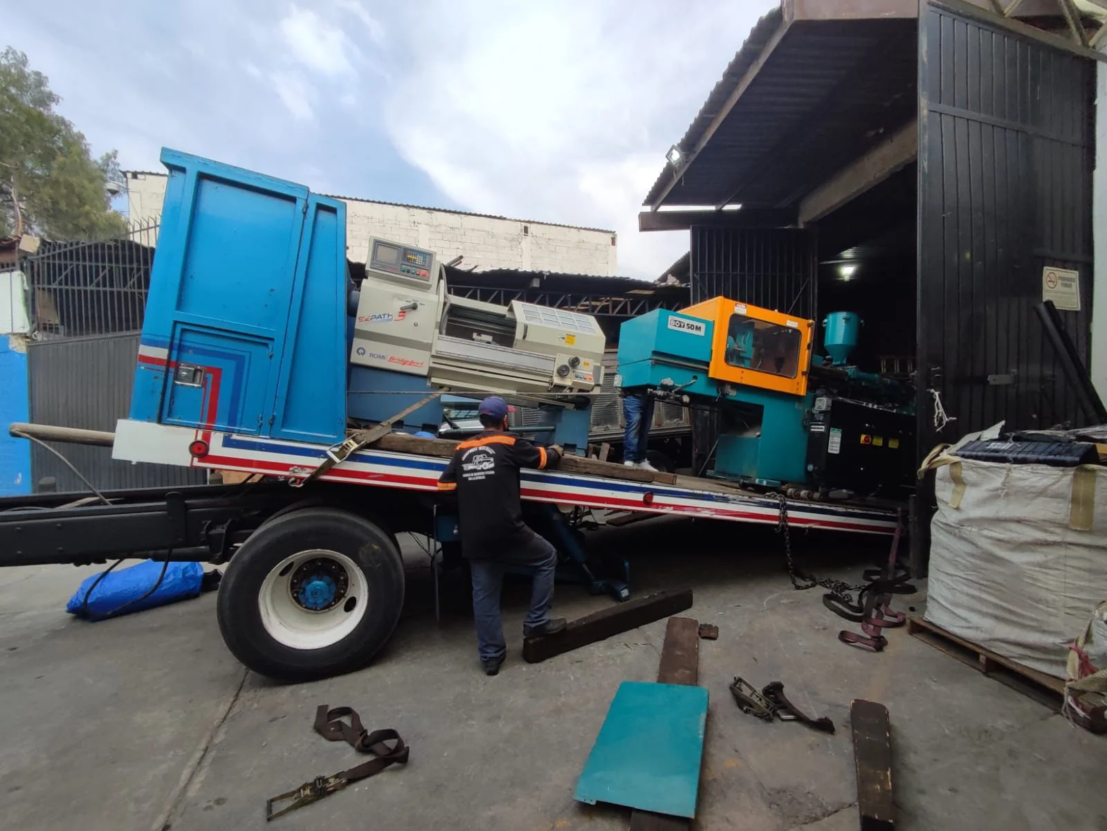 Camión de recolección de residuos de manejo especial